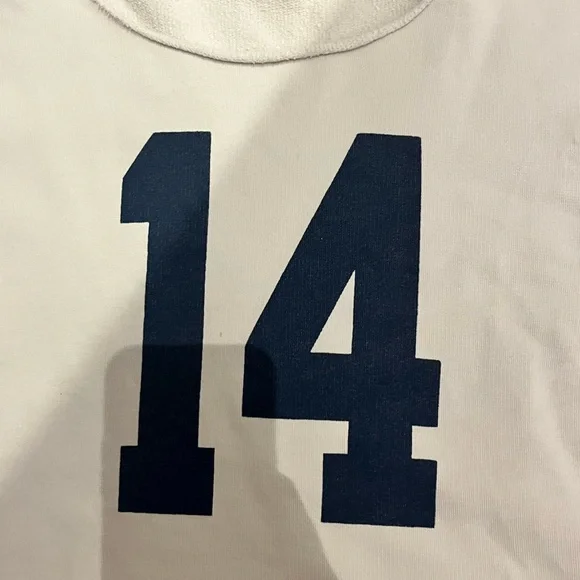 BRANDY MELVILLE CREWNECK - Picture 4 of 9